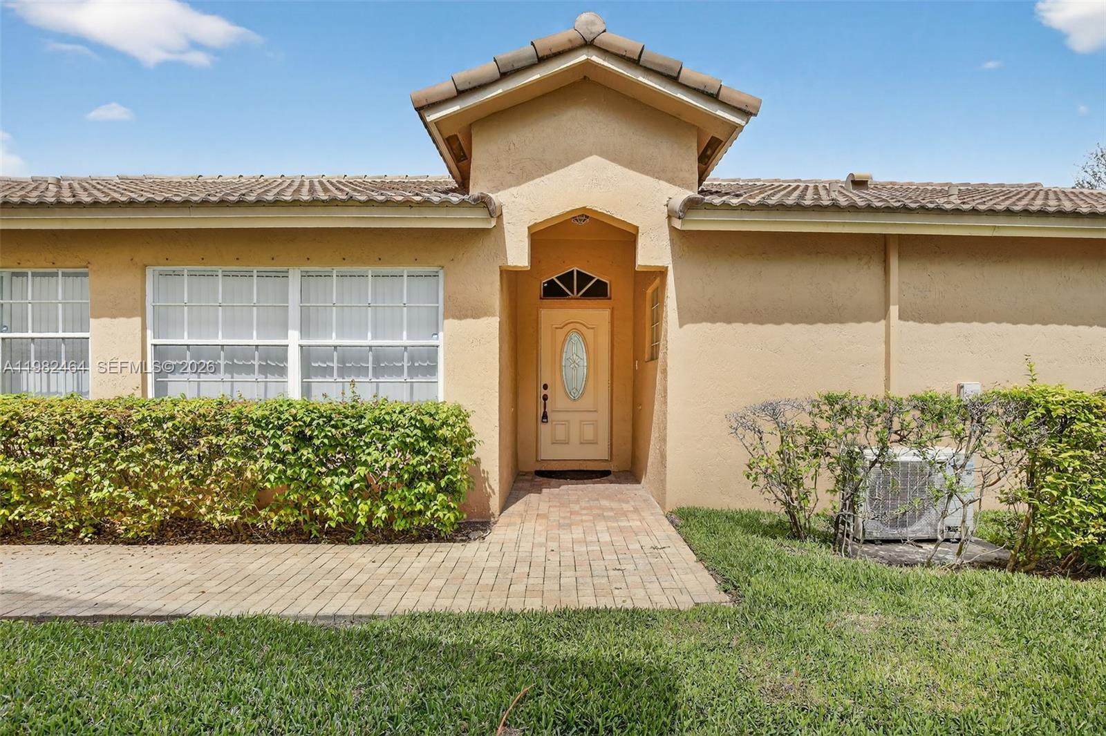 1281 NW 170th Ave Pembroke Pines, FL 33028