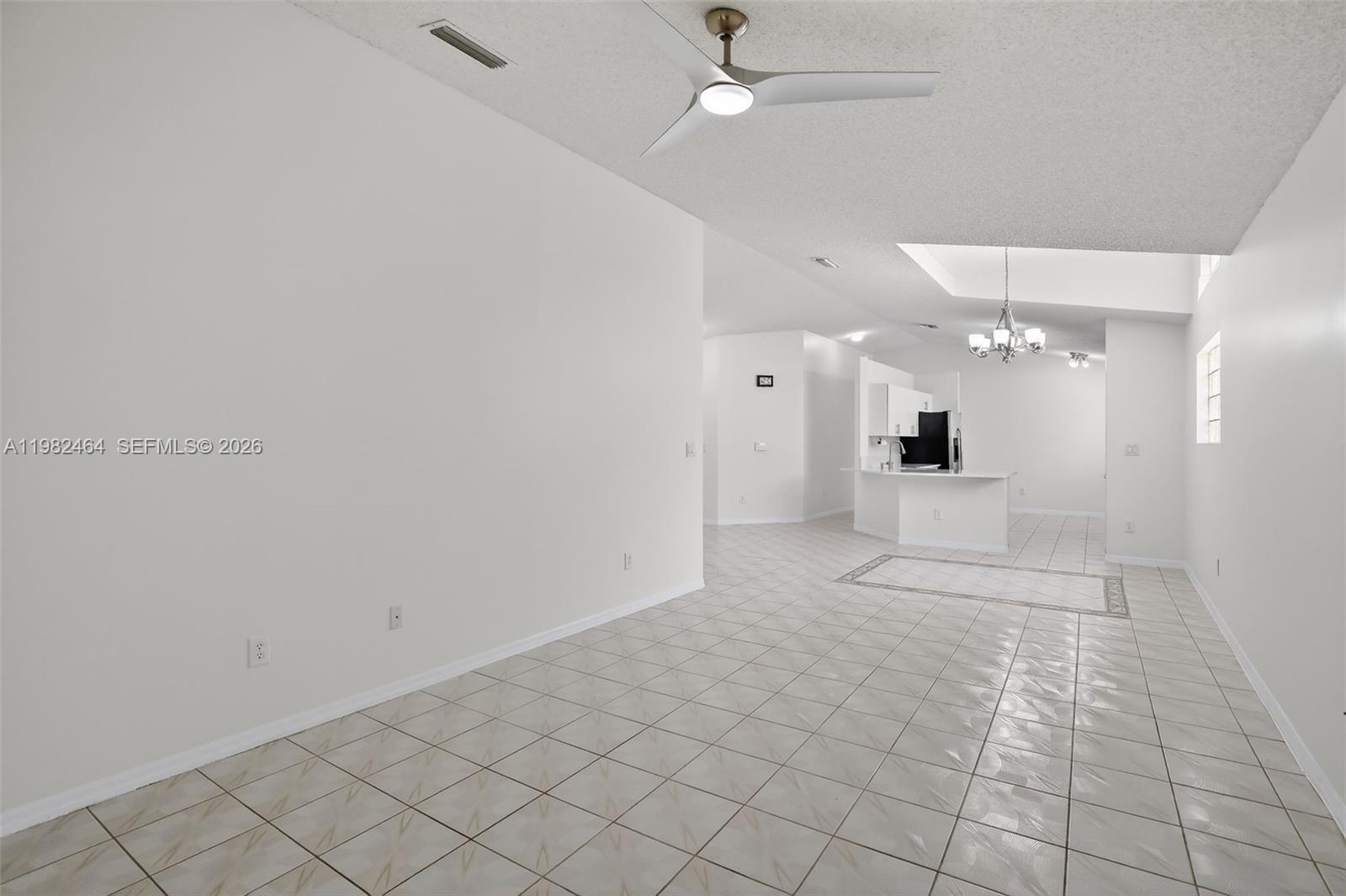 1281 NW 170th Ave Pembroke Pines, FL 33028
