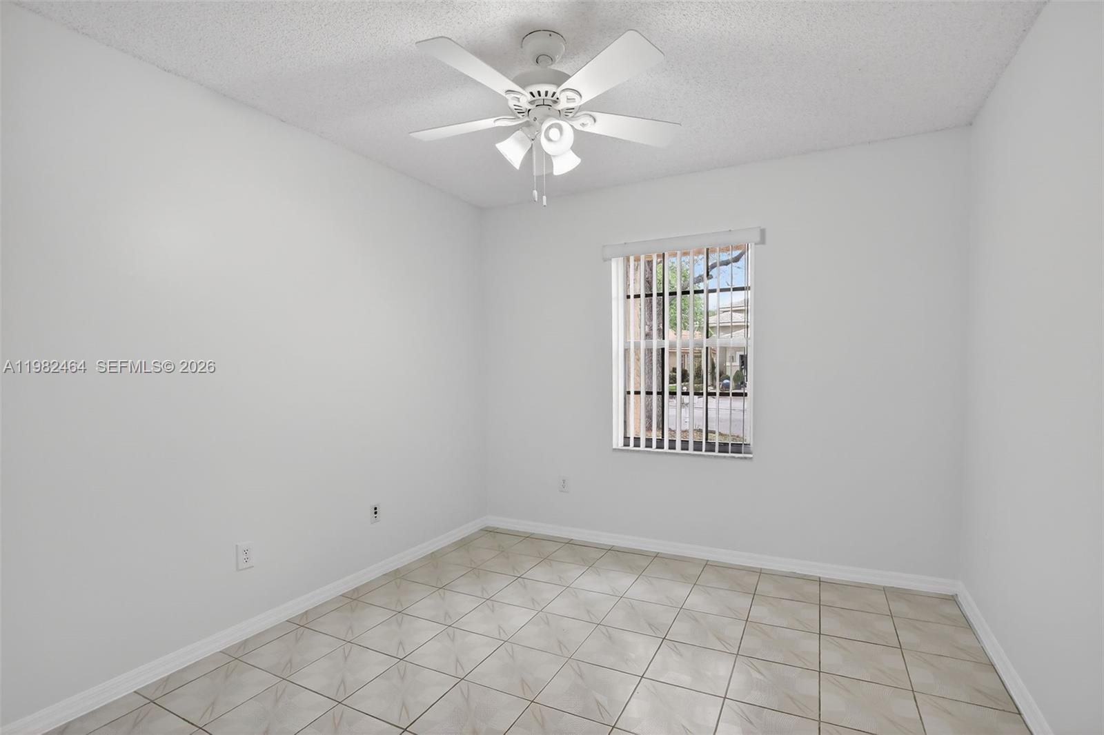 1281 NW 170th Ave Pembroke Pines, FL 33028