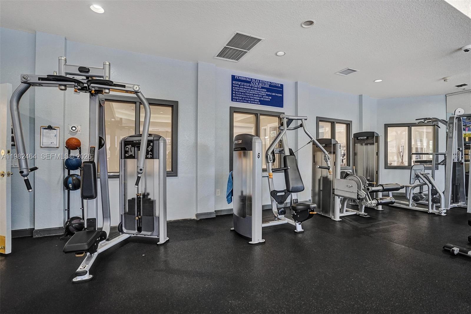 1281 NW 170th Ave Pembroke Pines, FL 33028