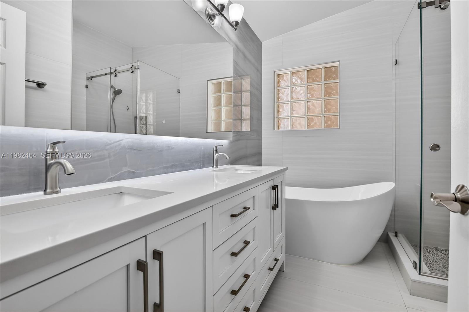 1281 NW 170th Ave Pembroke Pines, FL 33028