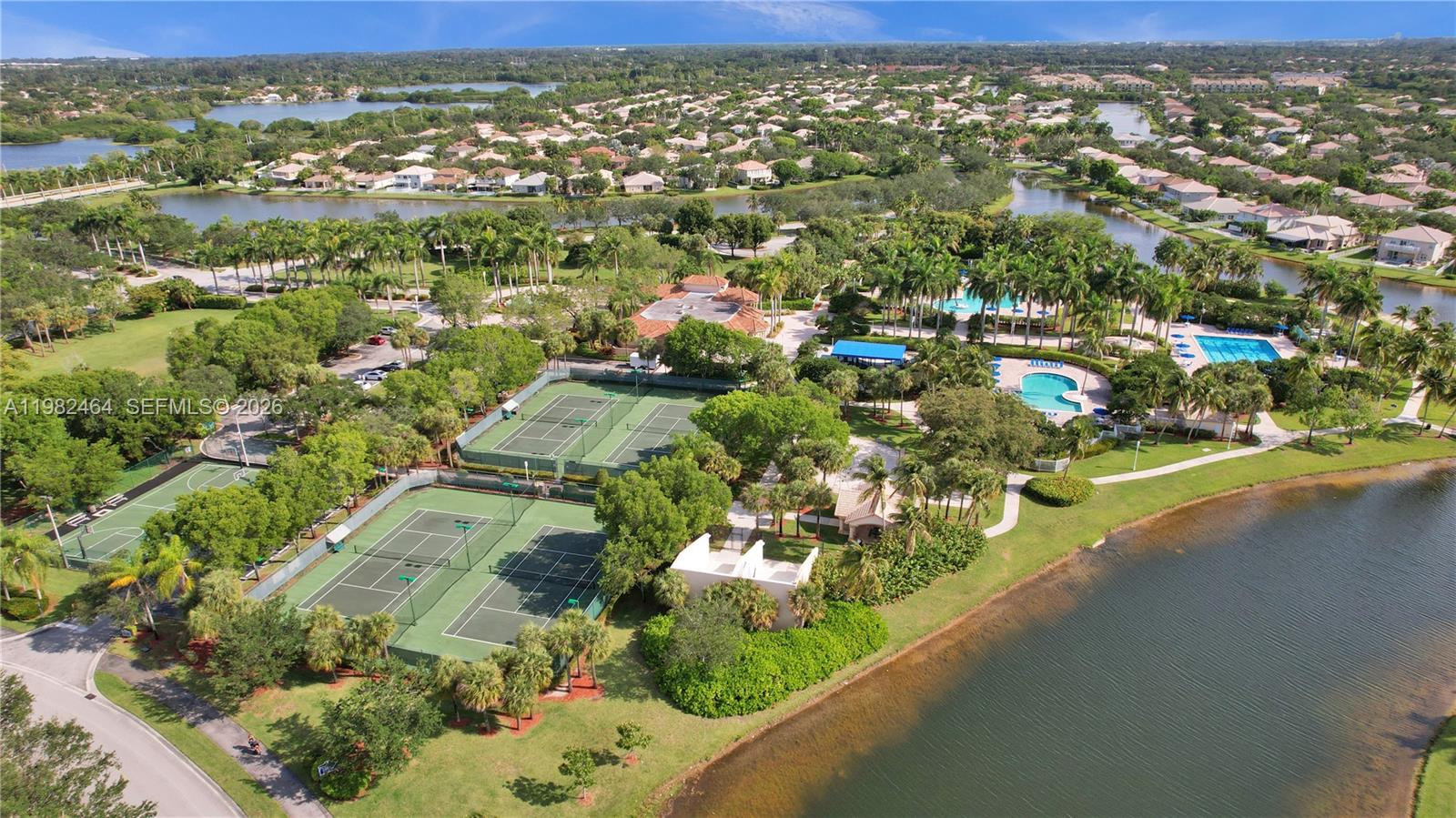 1281 NW 170th Ave Pembroke Pines, FL 33028