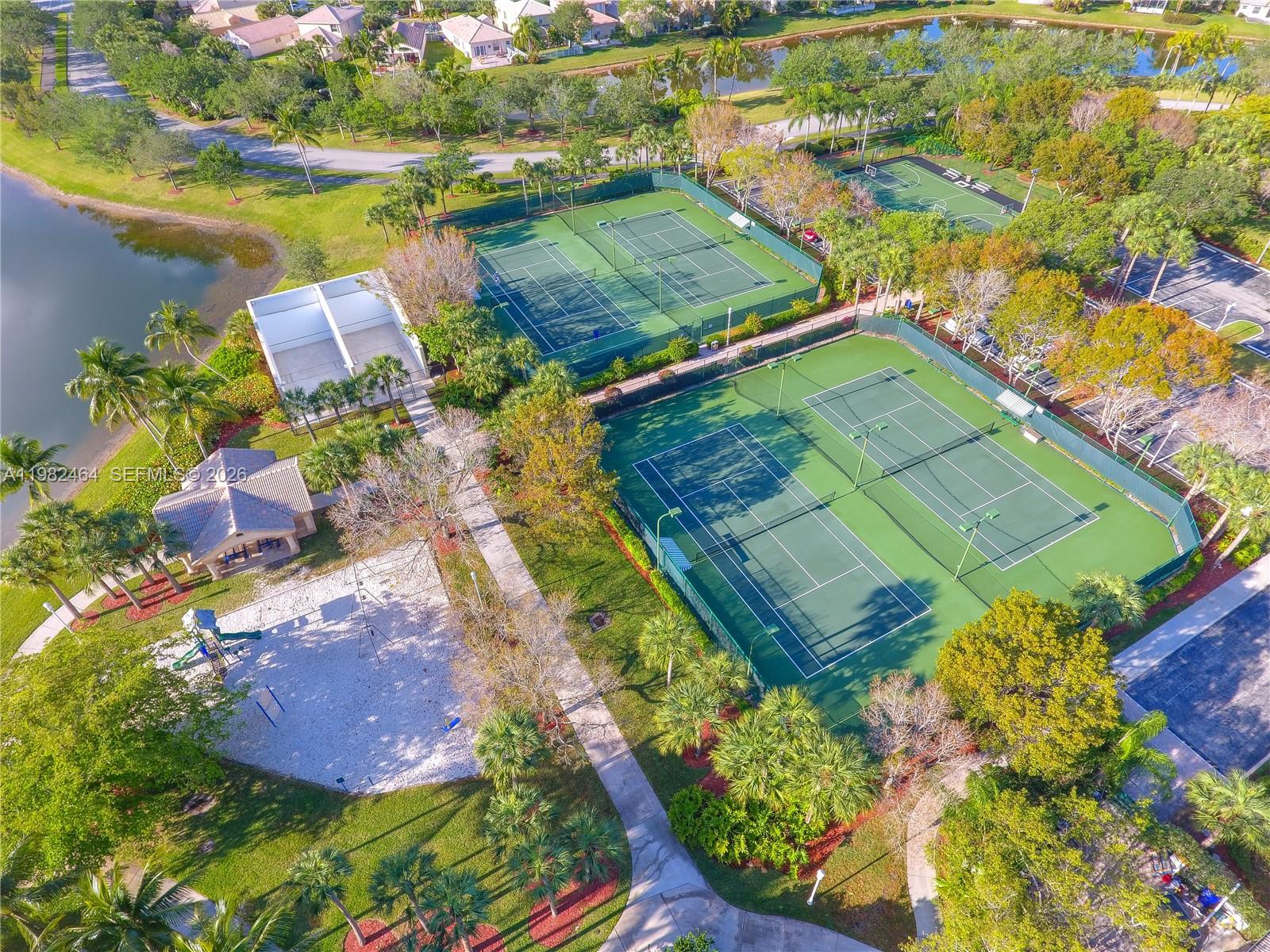 1281 NW 170th Ave Pembroke Pines, FL 33028