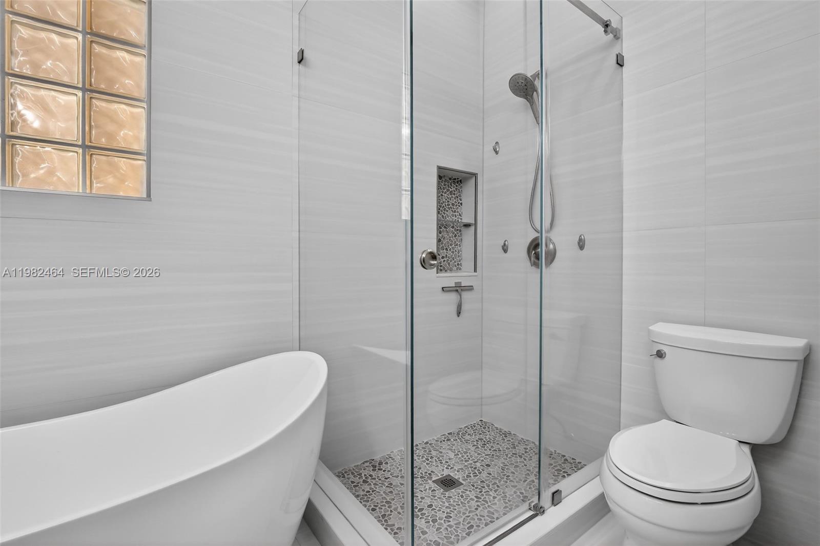 1281 NW 170th Ave Pembroke Pines, FL 33028