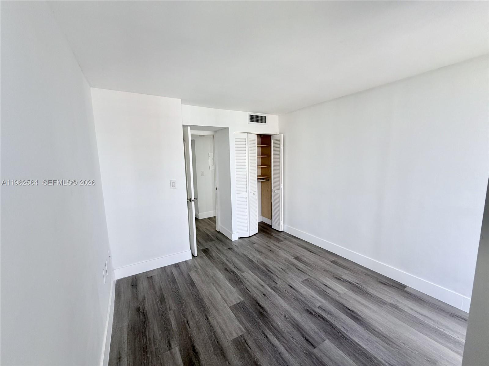 1450 Brickell Bay Dr #1405 Miami, FL 33131