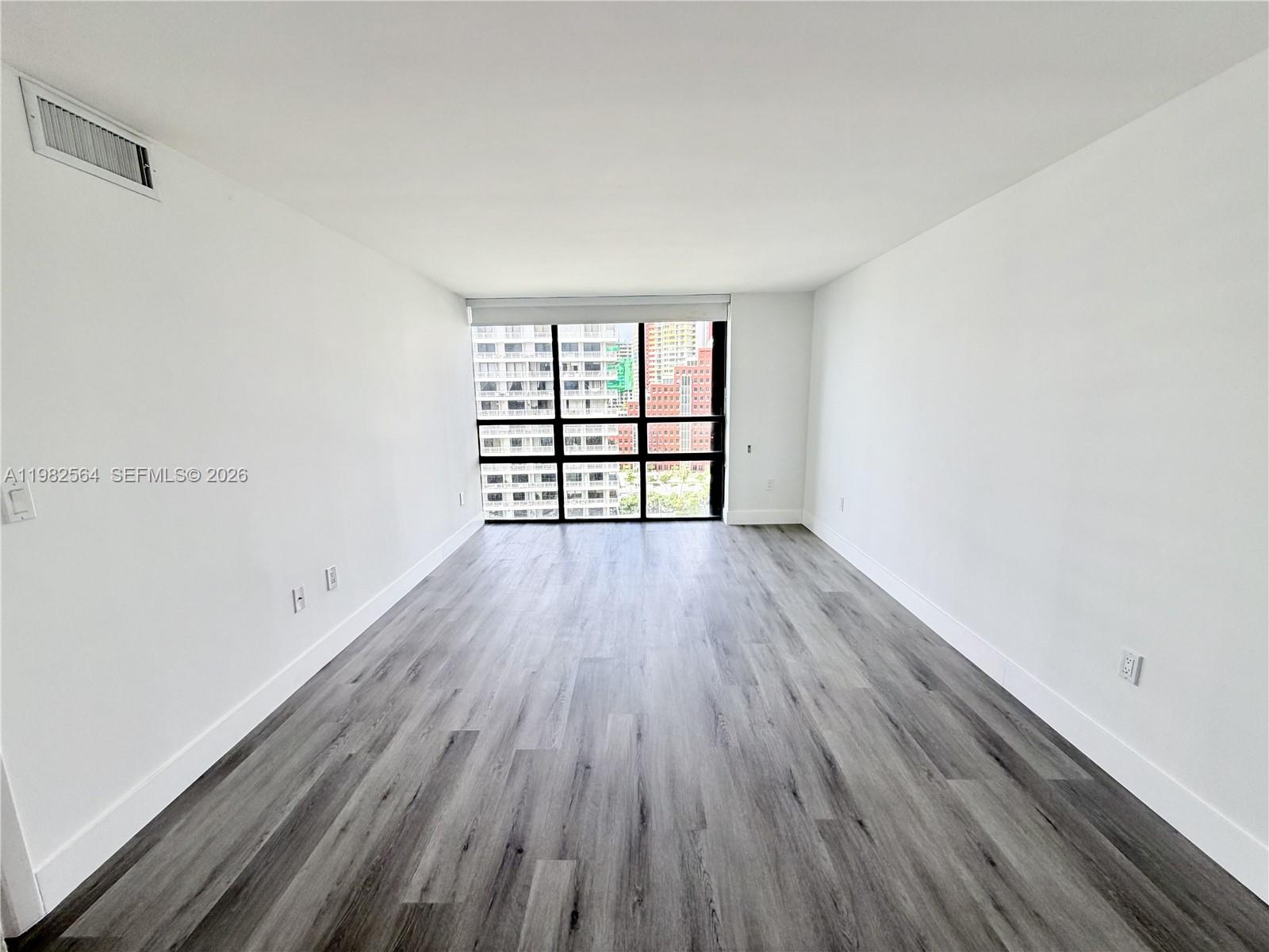 1450 Brickell Bay Dr #1405 Miami, FL 33131