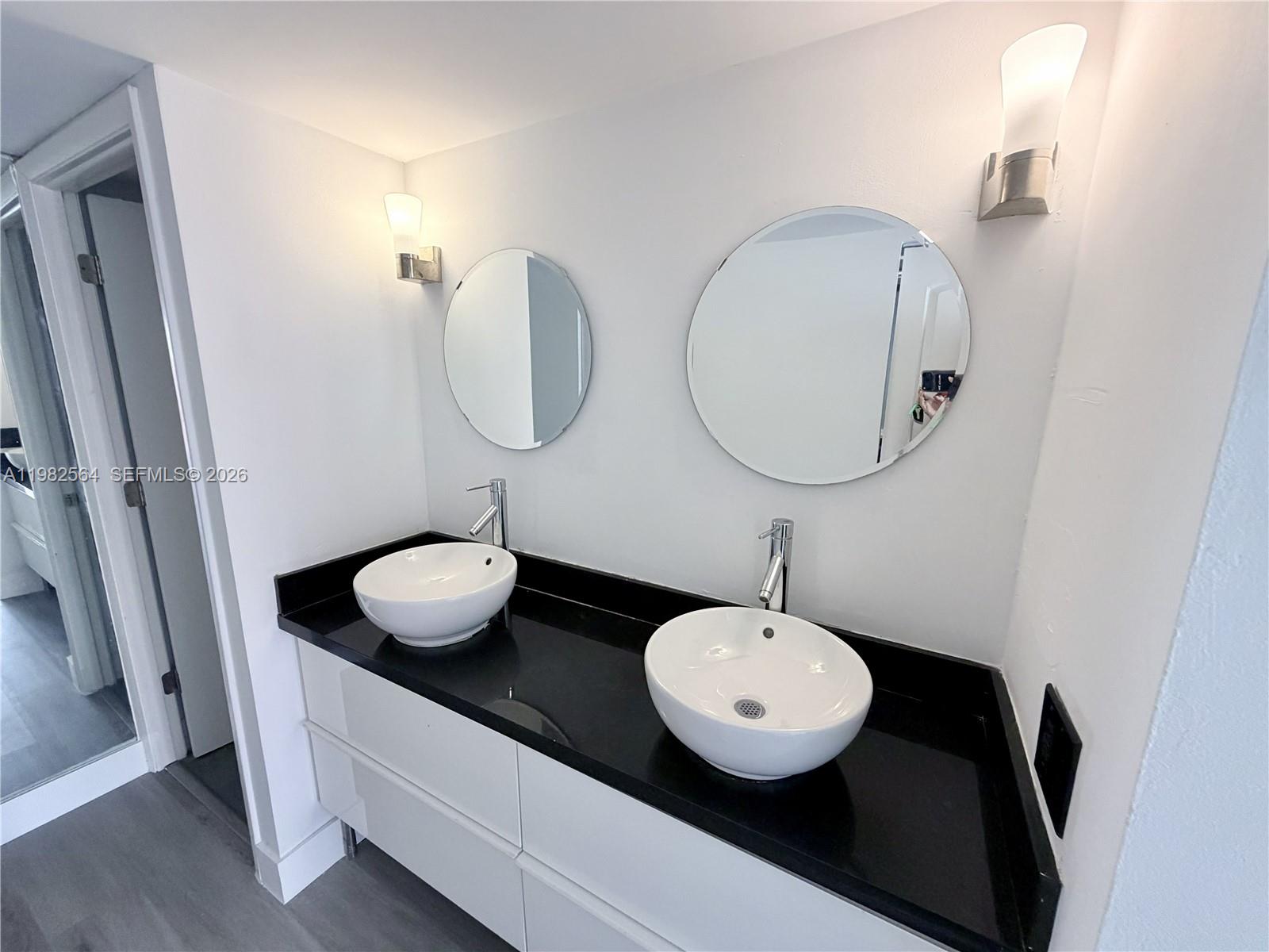 1450 Brickell Bay Dr #1405 Miami, FL 33131