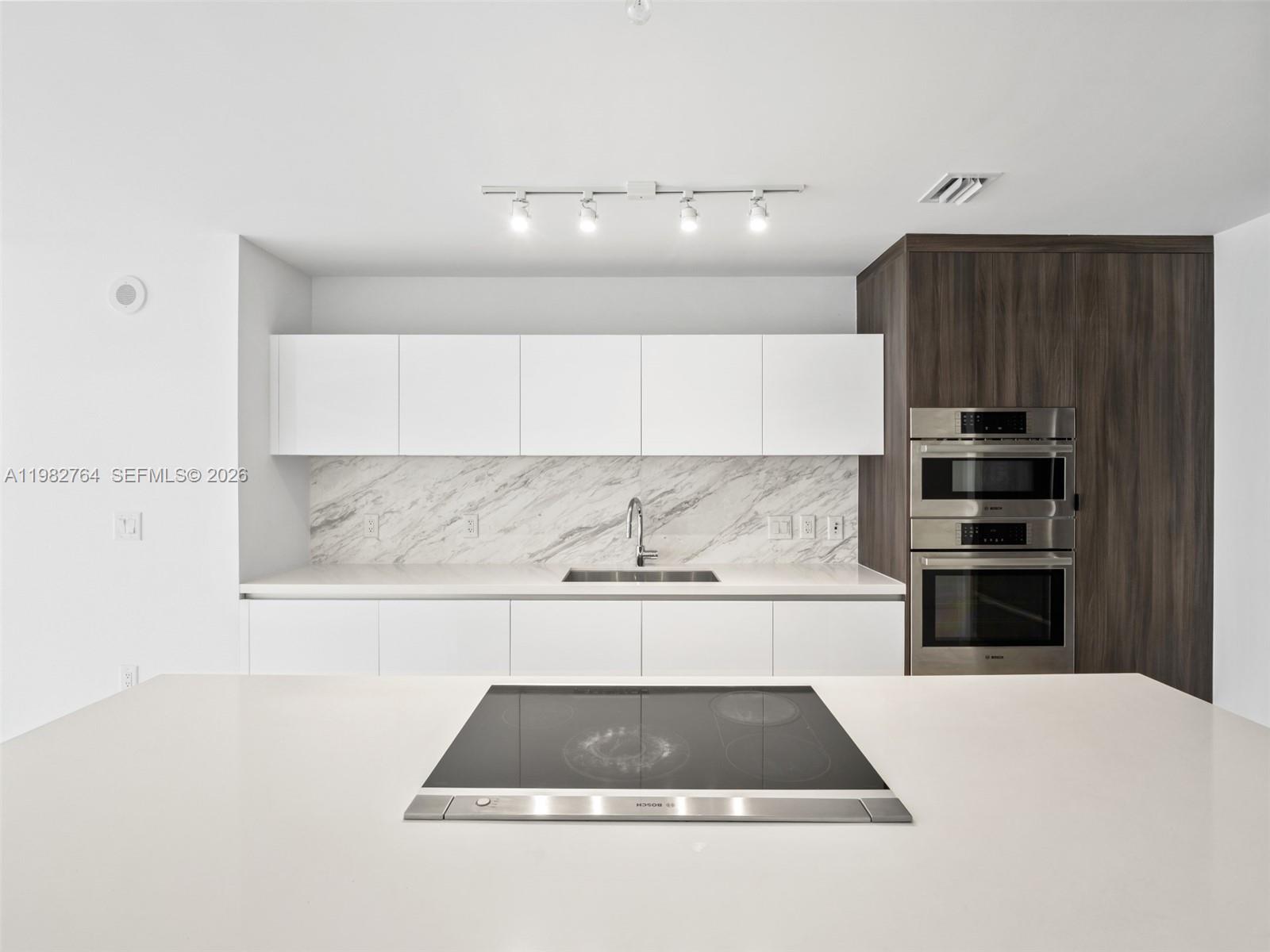 851 NE 1st Ave #4801 Miami, FL 33132