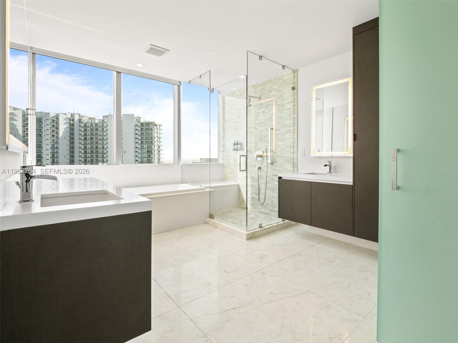 851 NE 1st Ave #4801 Miami, FL 33132