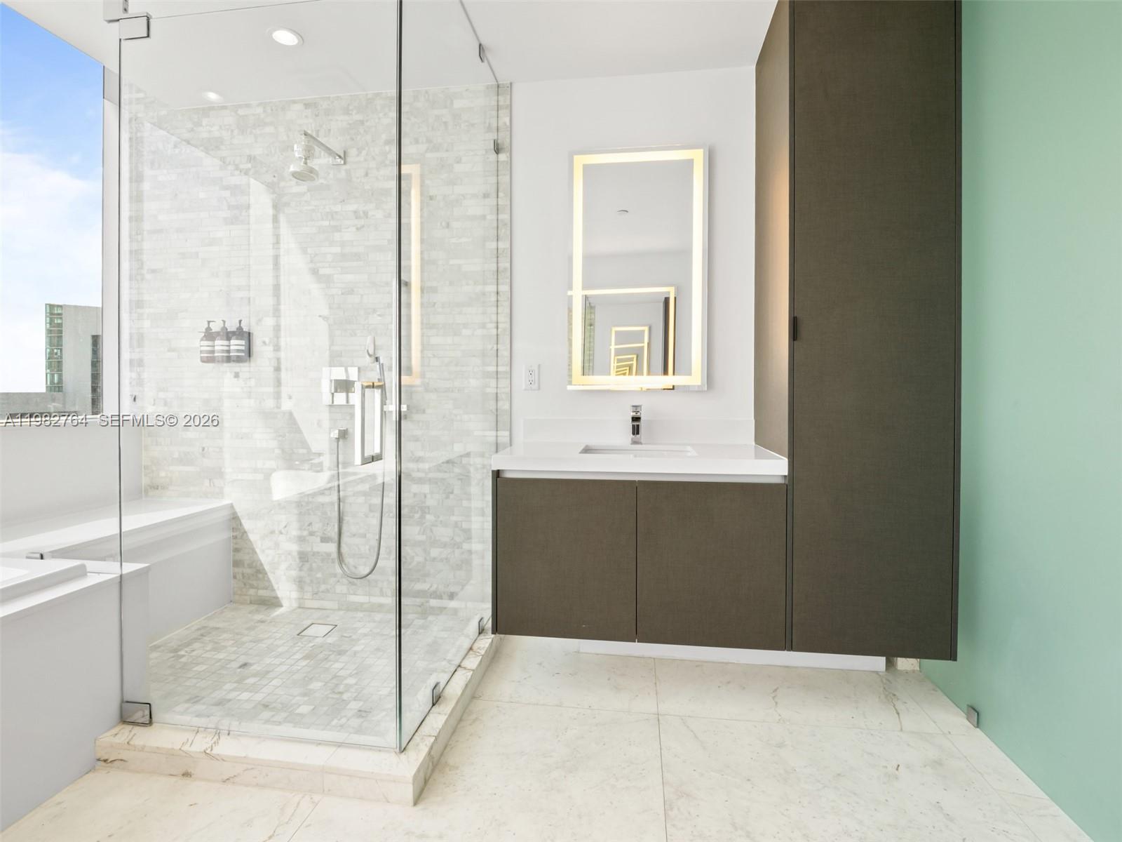 851 NE 1st Ave #4801 Miami, FL 33132