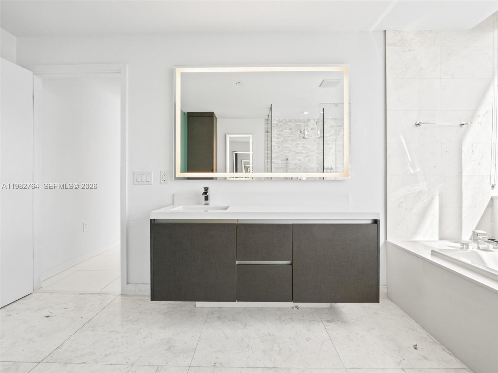 851 NE 1st Ave #4801 Miami, FL 33132