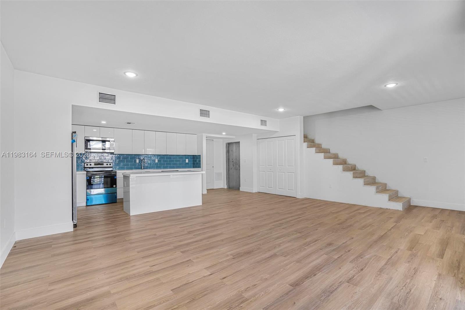 16955 SW 100th Ave Miami, FL 33157