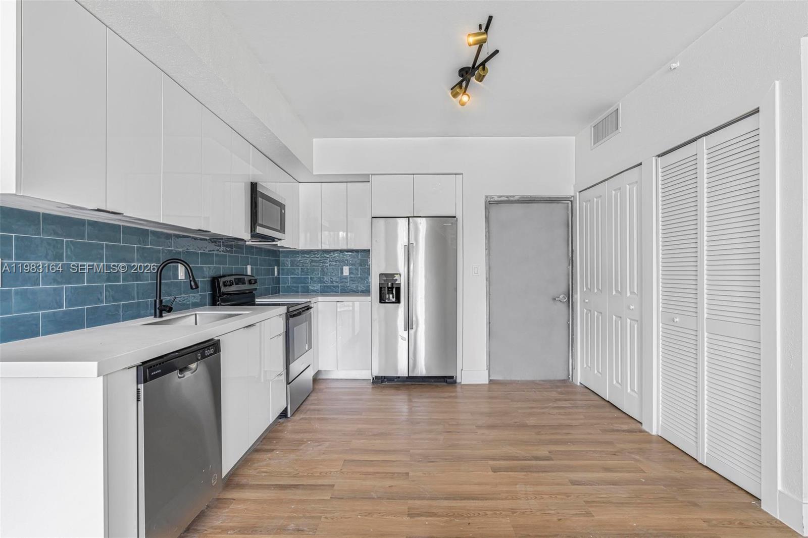 16955 SW 100th Ave Miami, FL 33157