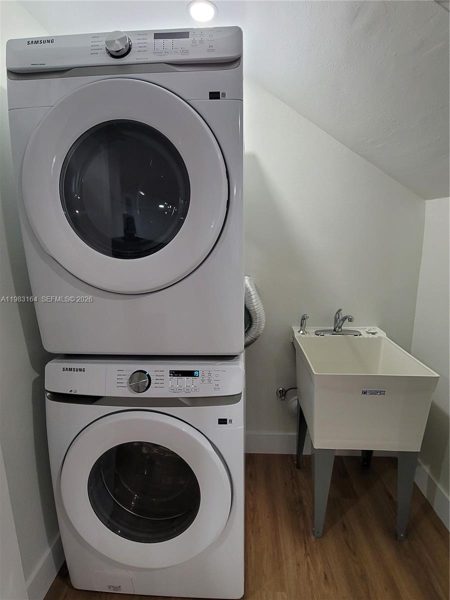 16955 SW 100th Ave Miami, FL 33157