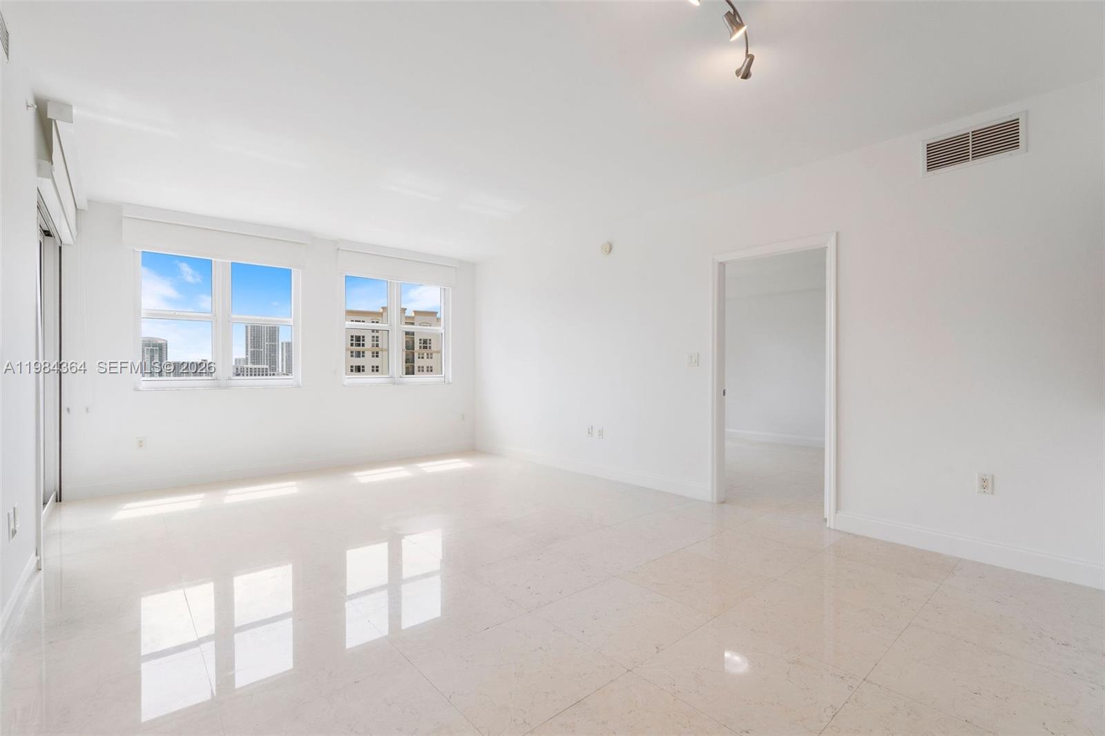 20000 E Country Clb Dr #1109 Aventura, FL 33180