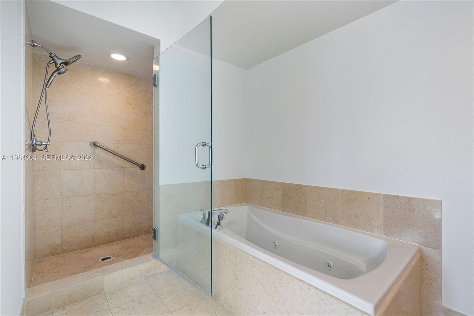 20000 E Country Clb Dr #1109 Aventura, FL 33180