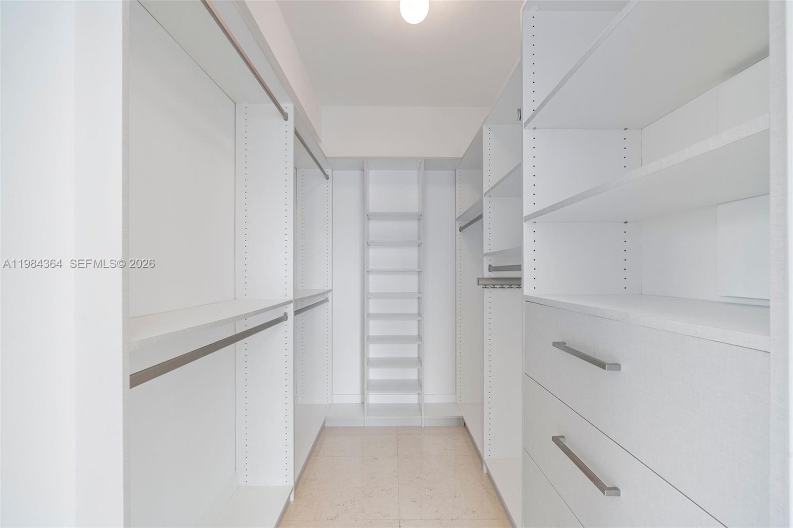 20000 E Country Clb Dr #1109 Aventura, FL 33180