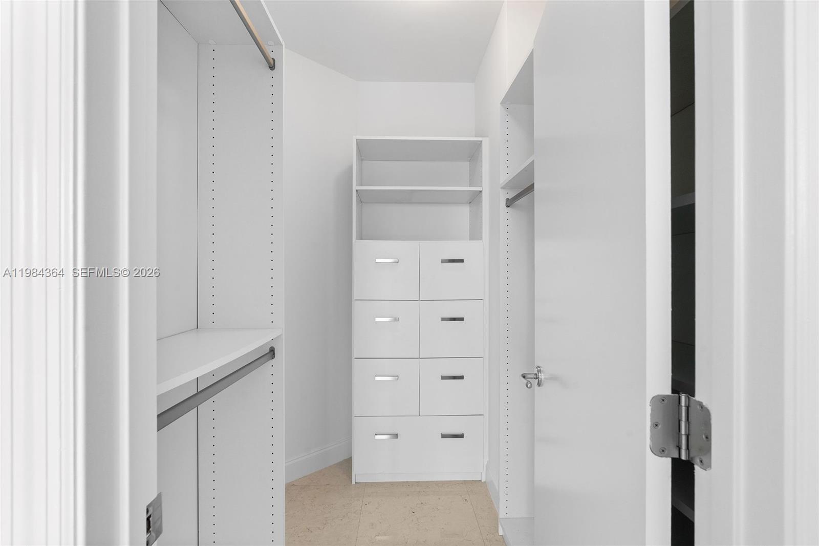 20000 E Country Clb Dr #1109 Aventura, FL 33180