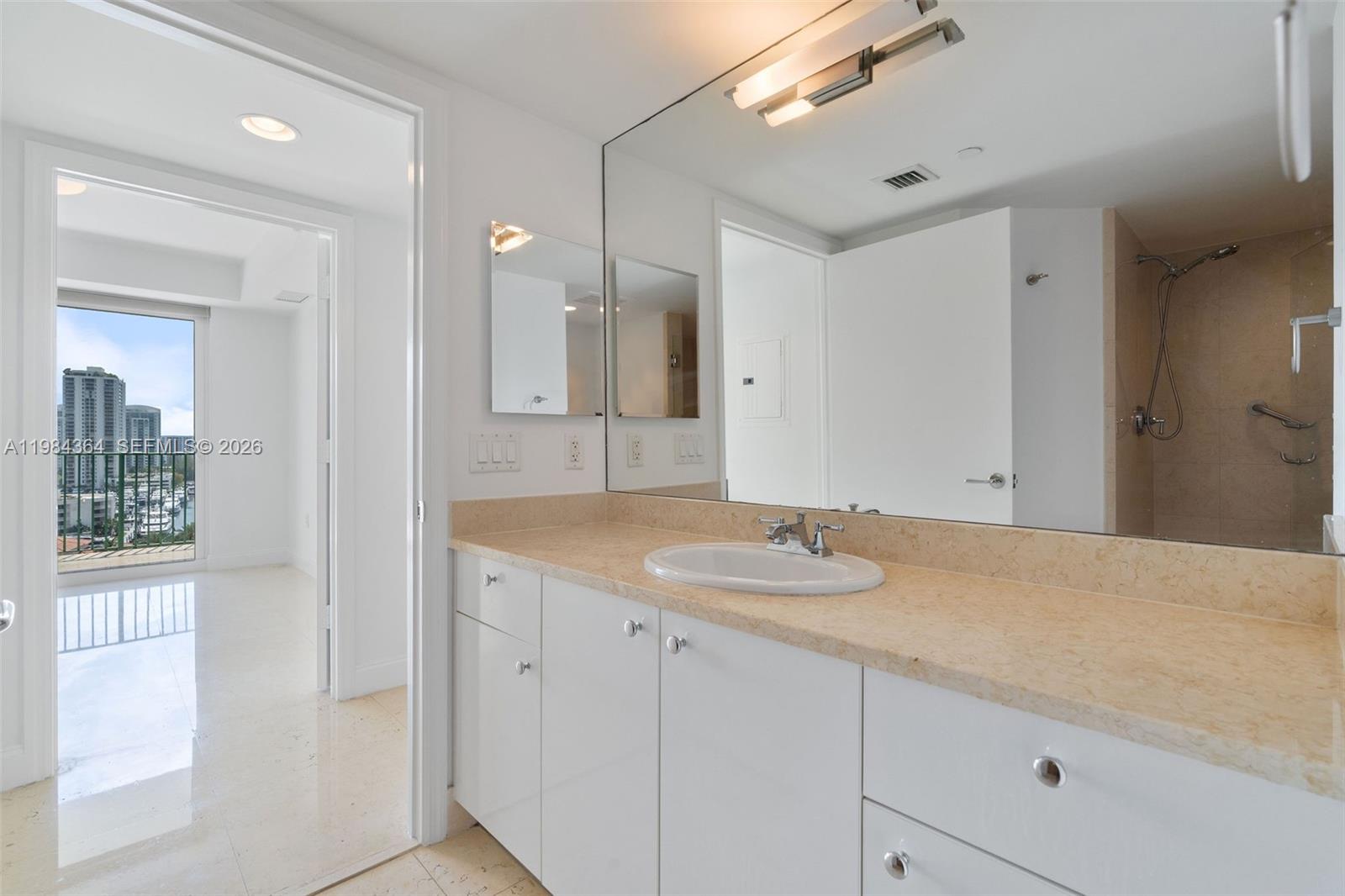 20000 E Country Clb Dr #1109 Aventura, FL 33180