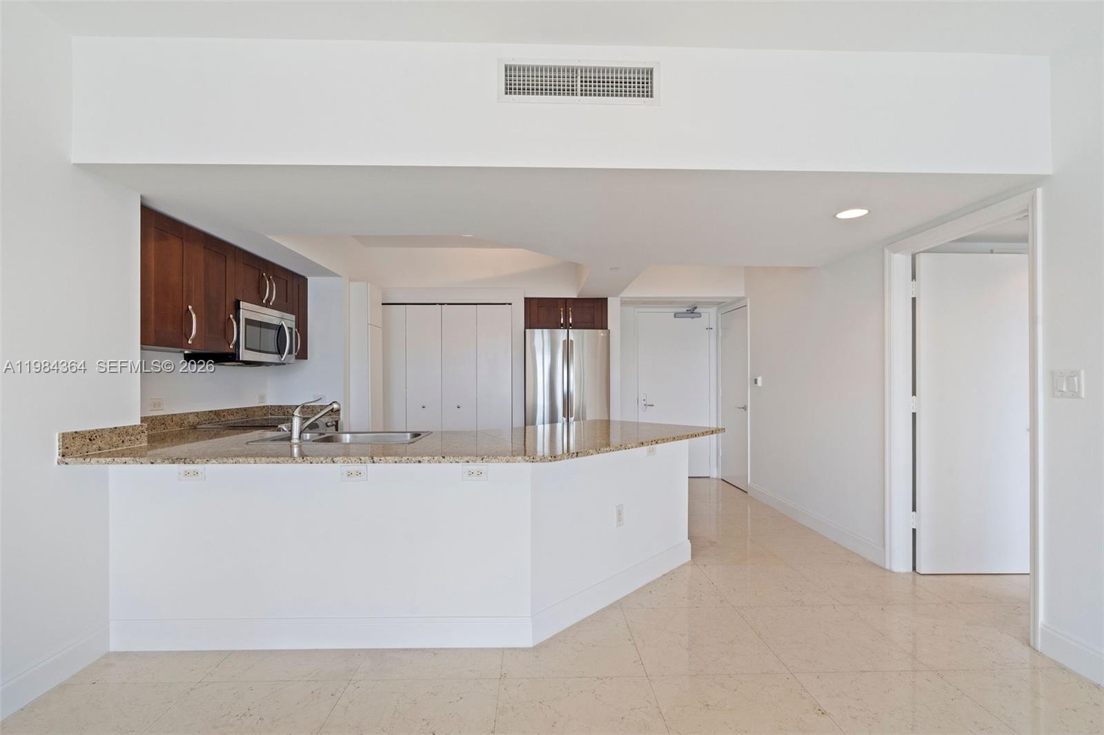 20000 E Country Clb Dr #1109 Aventura, FL 33180