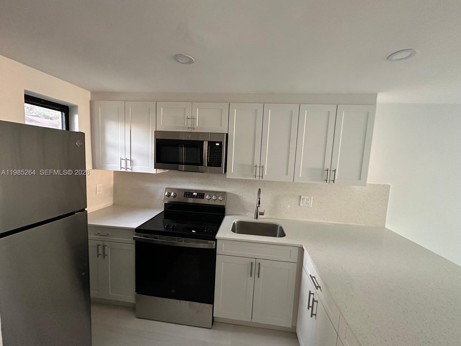 1901 NW S Riv Dr #33C