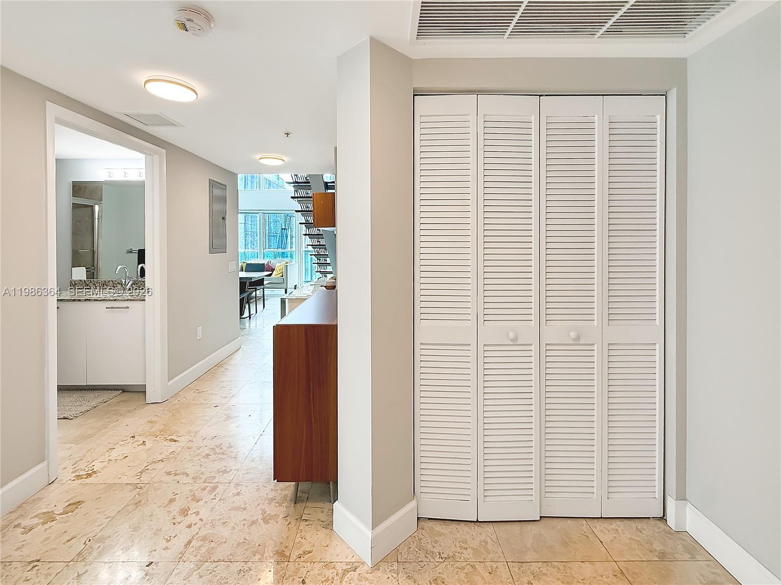 image Brickell on the River South20