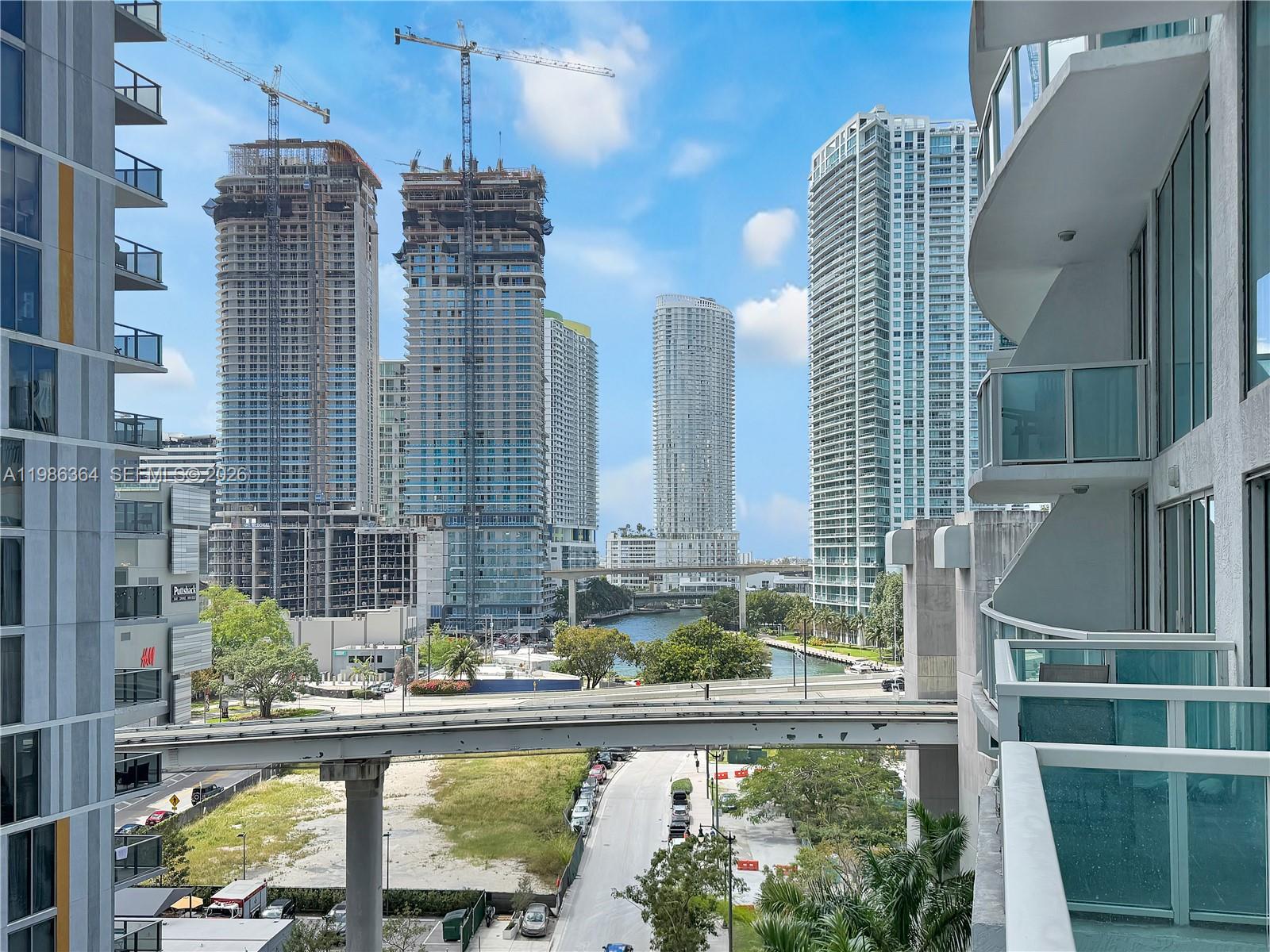 image Brickell on the River South22