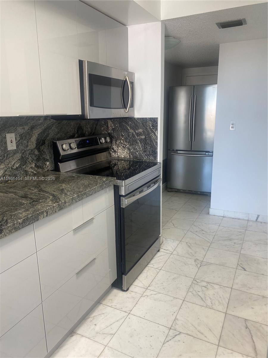 image Winston Towers 3006