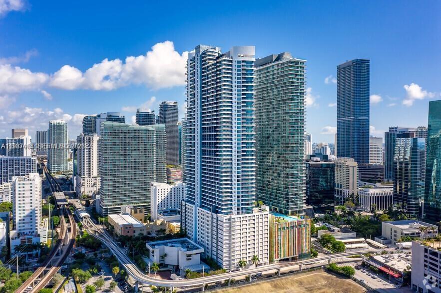 image Infinity at Brickell9