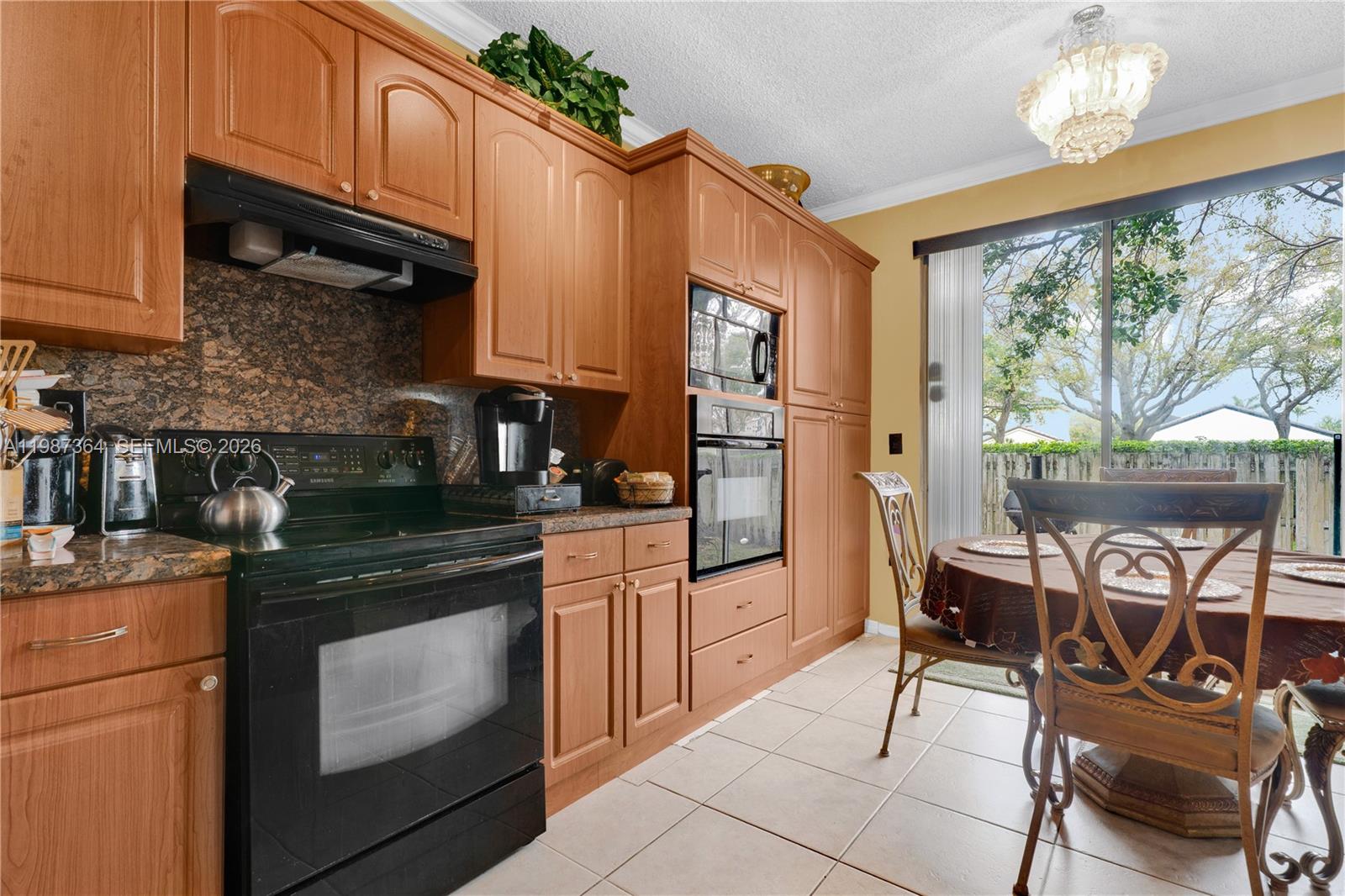 19269 NW 14th St Pembroke Pines, FL 33029