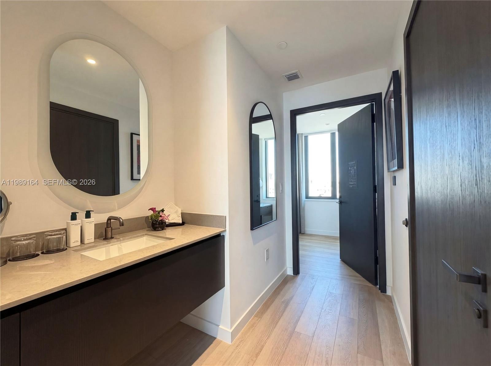 image E11EVEN Hotel & Residences9