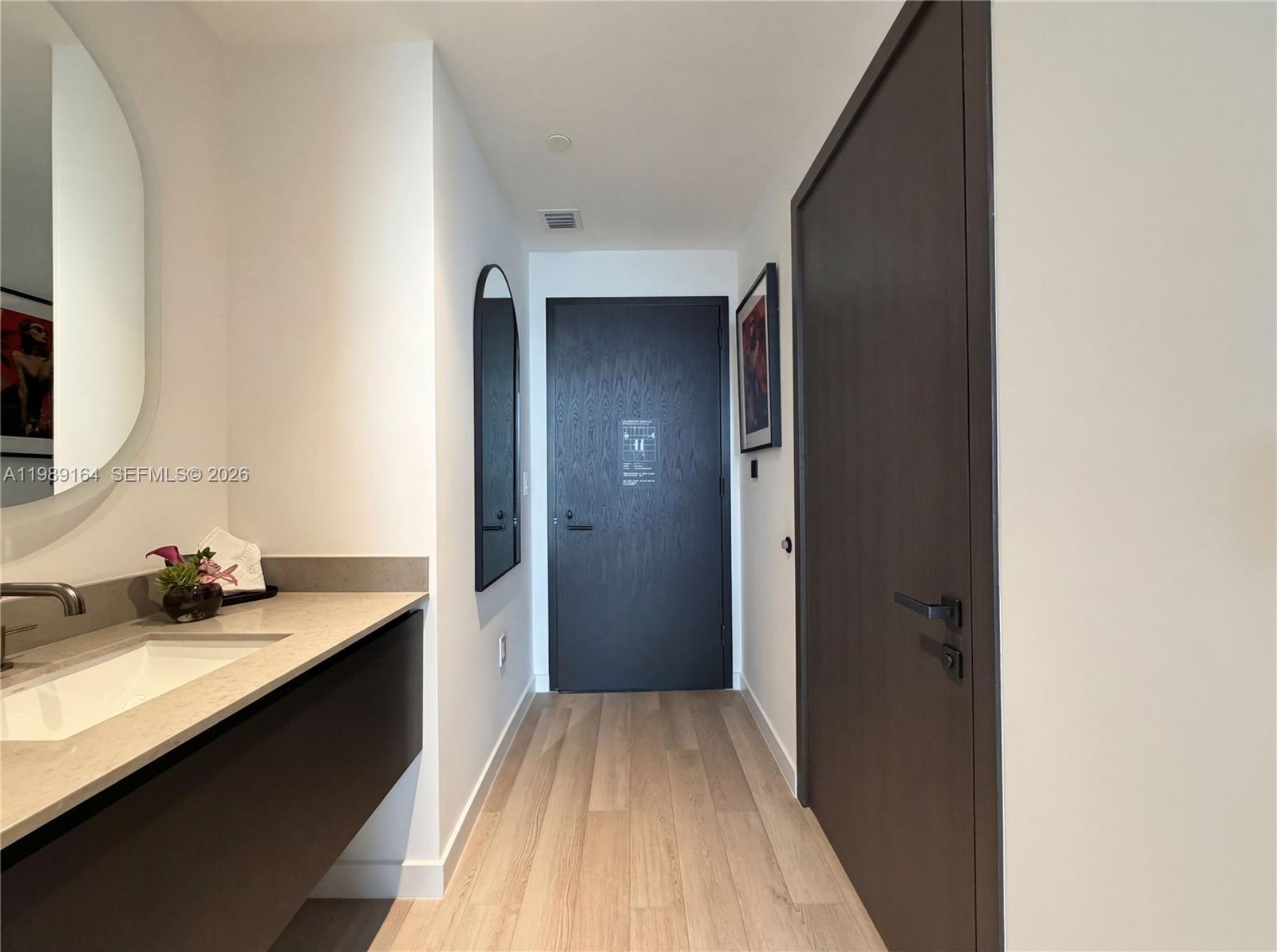 image E11EVEN Hotel & Residences8