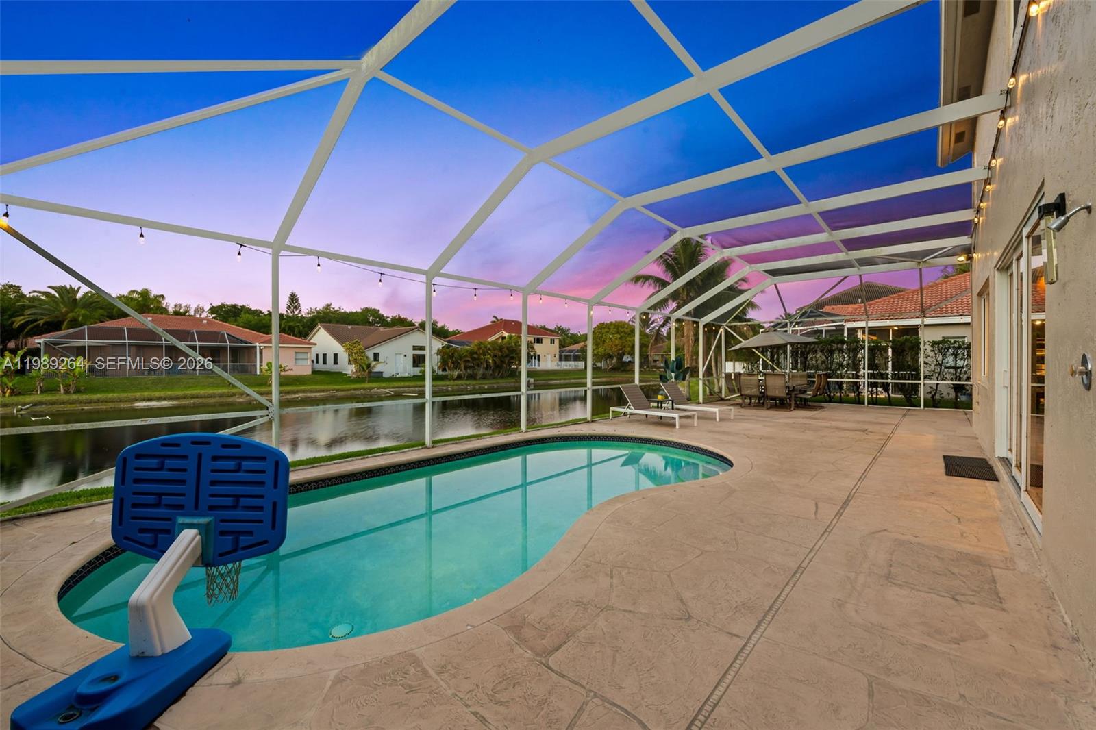 10237 NW 53rd Ct Coral Springs, FL 33076