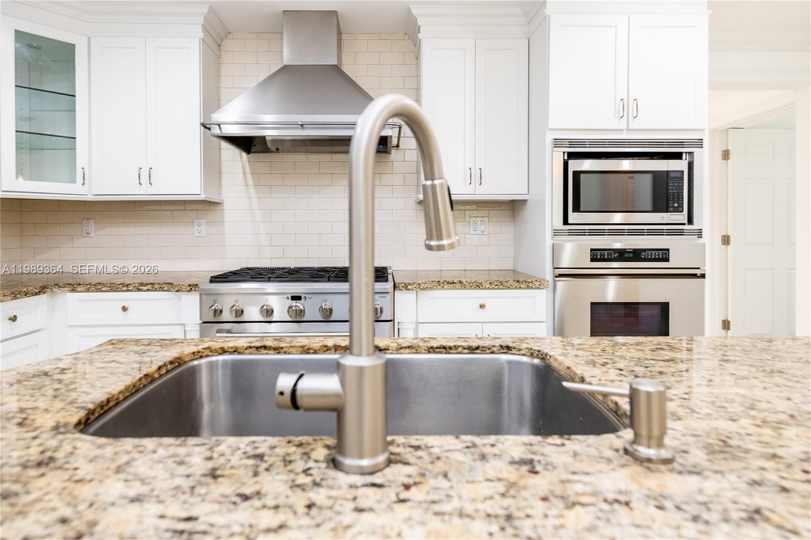 4160 Bay Pt Rd Miami, FL 33137