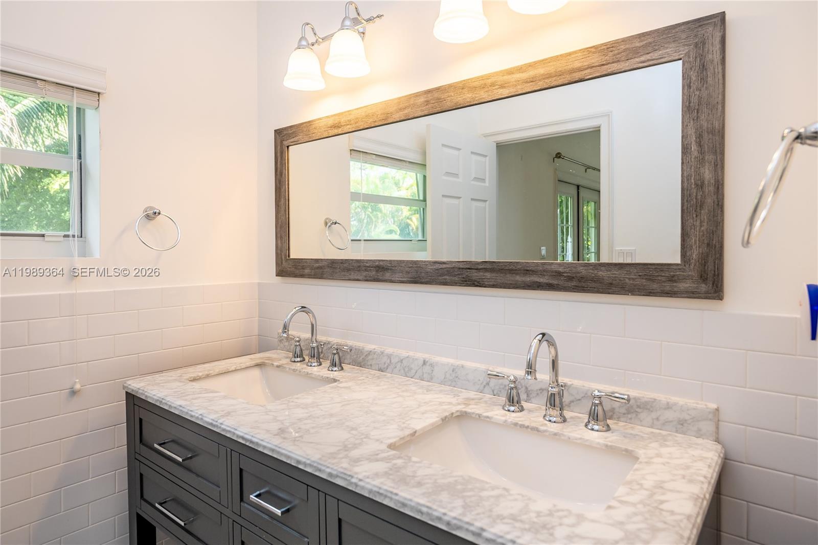 4160 Bay Pt Rd Miami, FL 33137