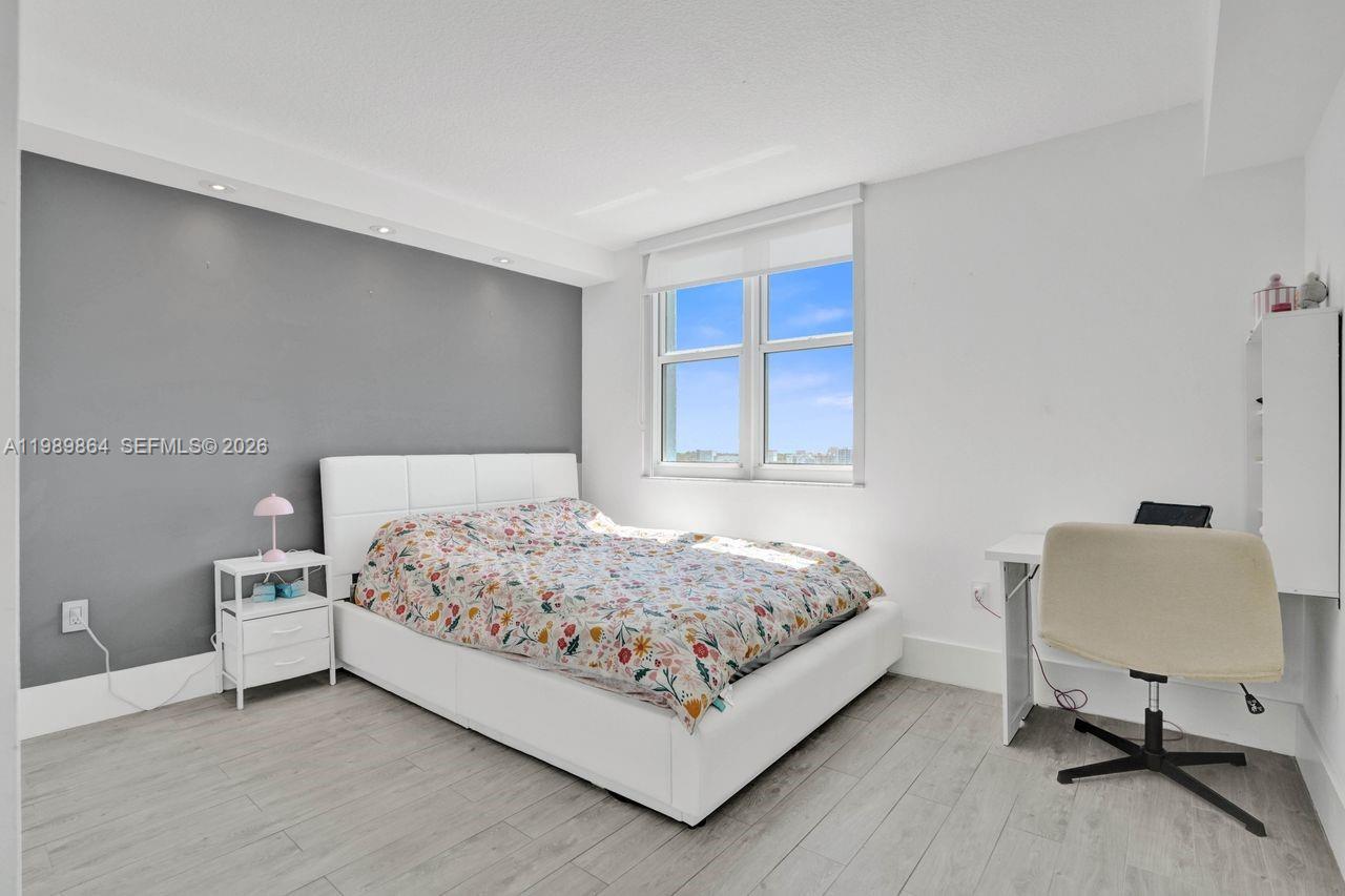 3000 Coral Way #1114 Miami, FL 33145