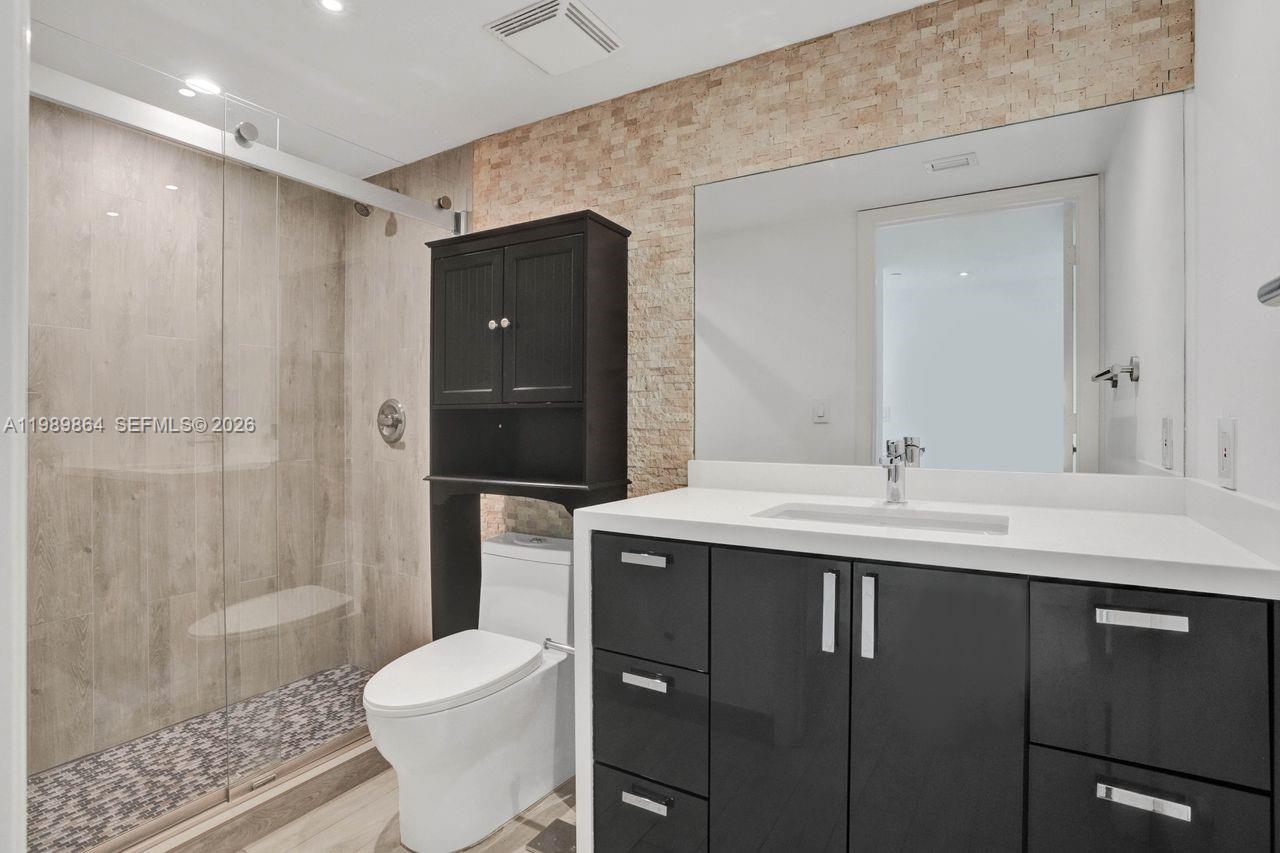 3000 Coral Way #1114 Miami, FL 33145