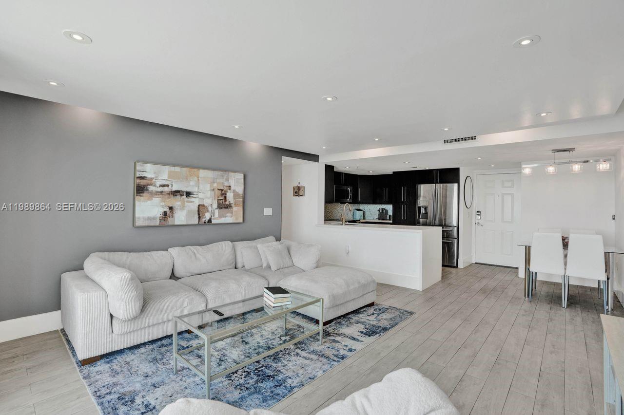 3000 Coral Way #1114 Miami, FL 33145