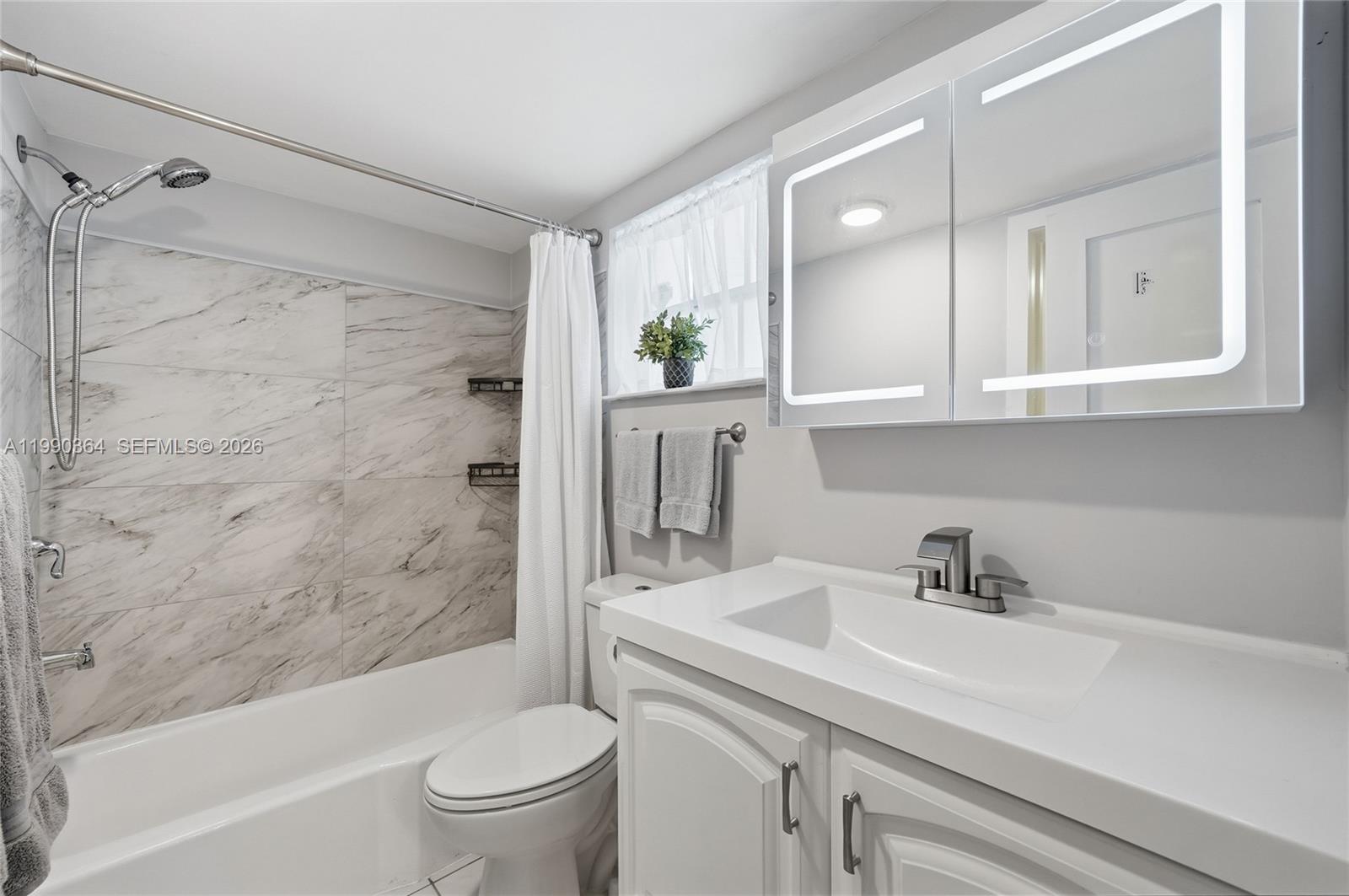 1200 Hillcrest Ct #306 Hollywood, FL 33021