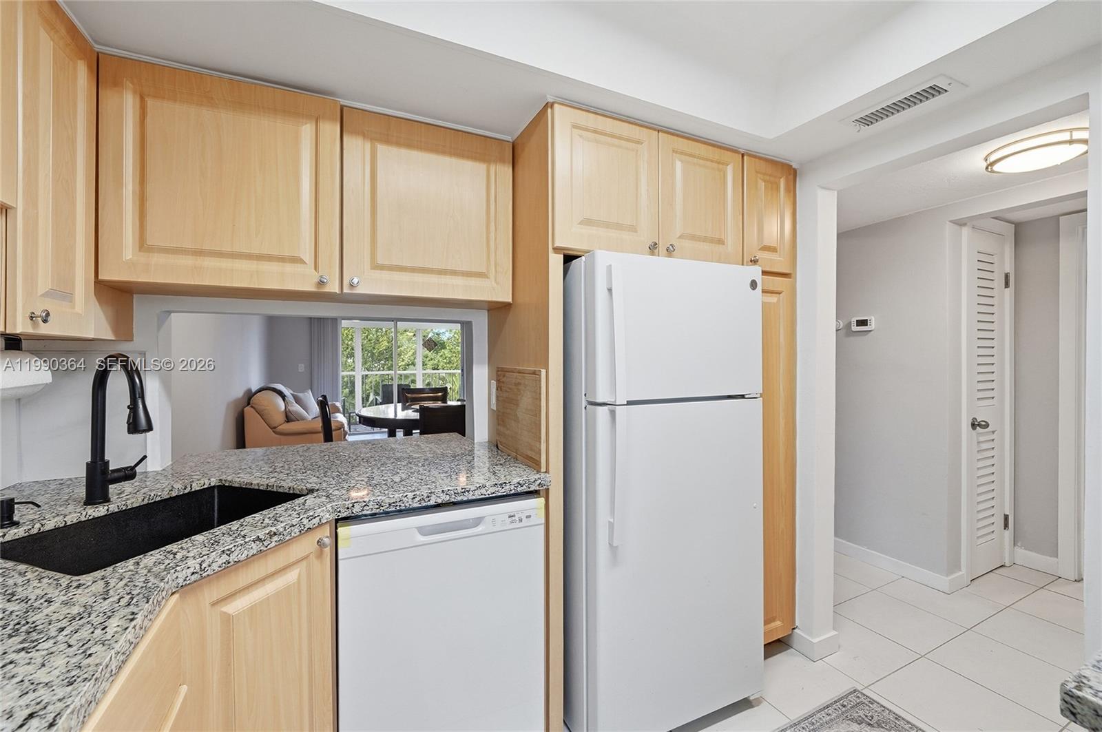 1200 Hillcrest Ct #306 Hollywood, FL 33021