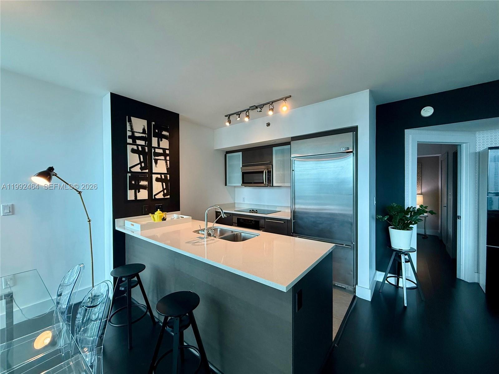 image 500 Brickell West9