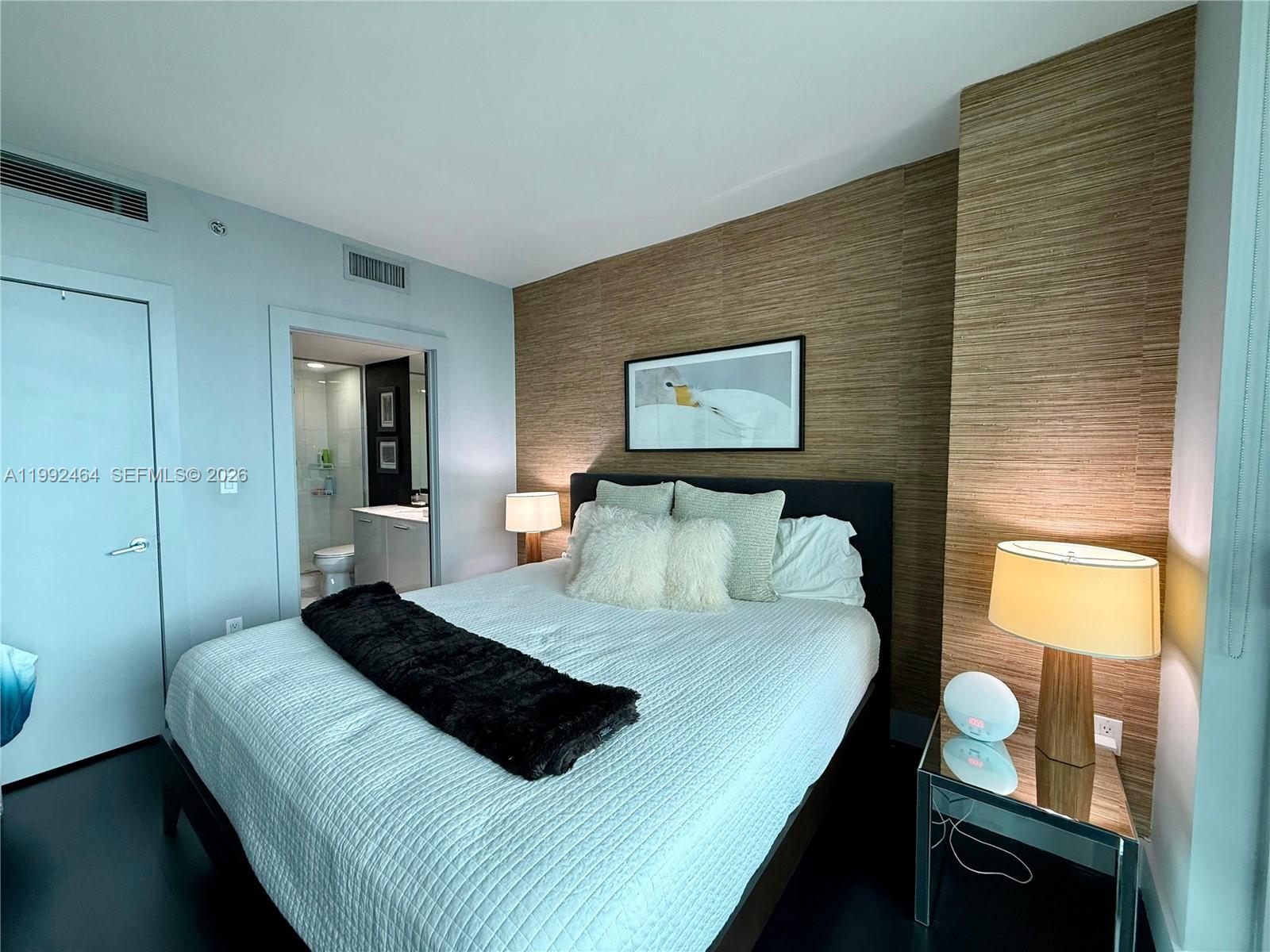 image 500 Brickell West17