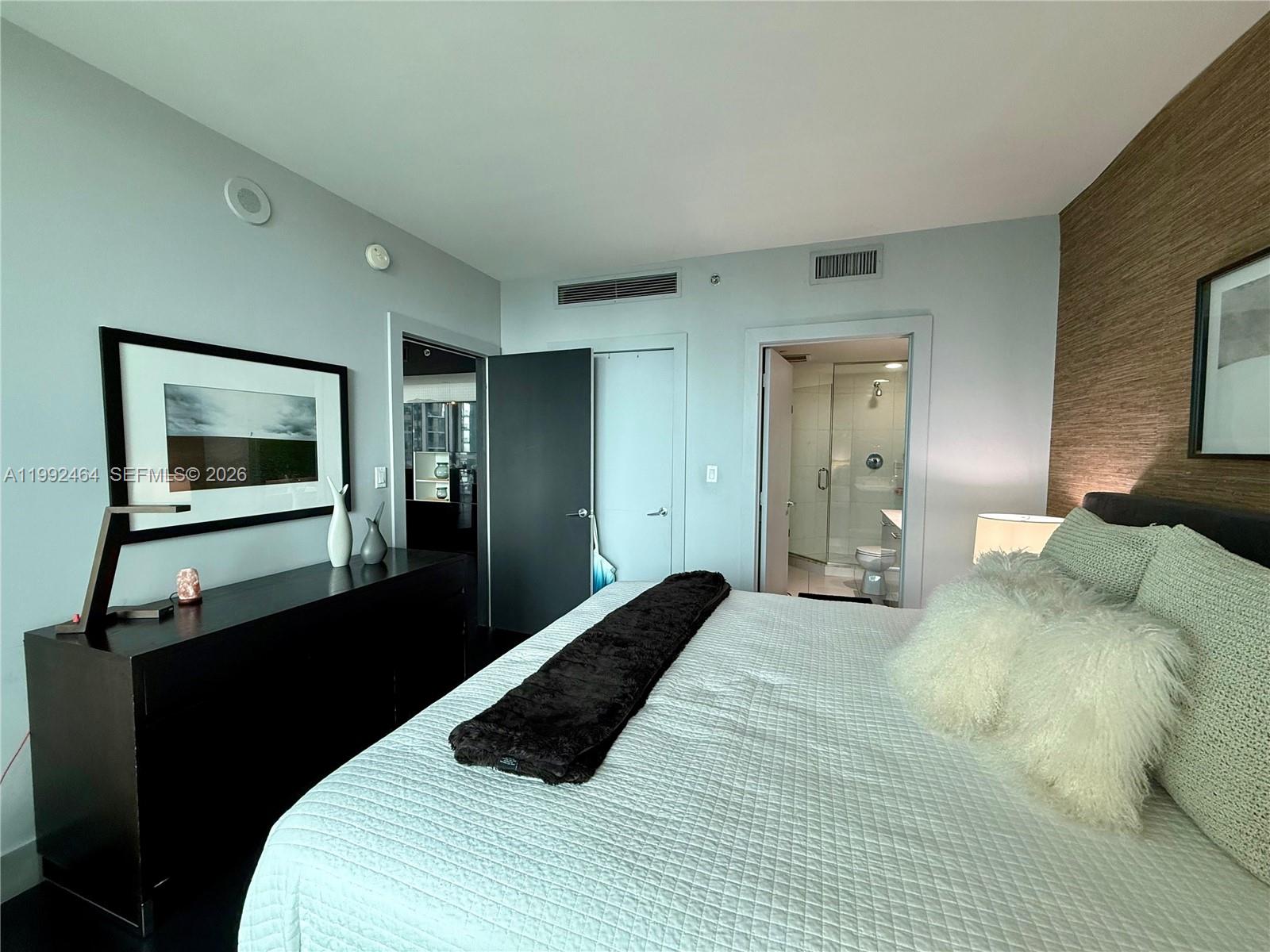 image 500 Brickell West18