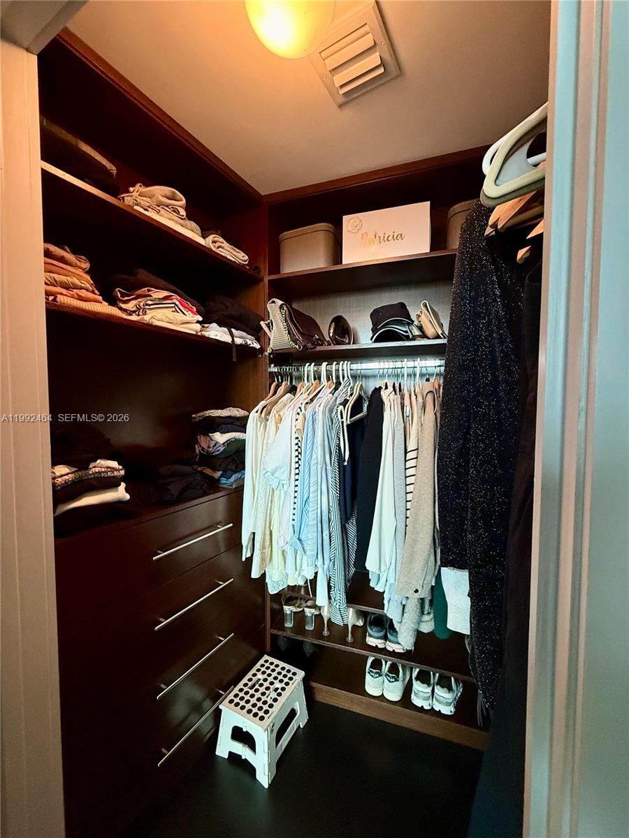 image 500 Brickell West19