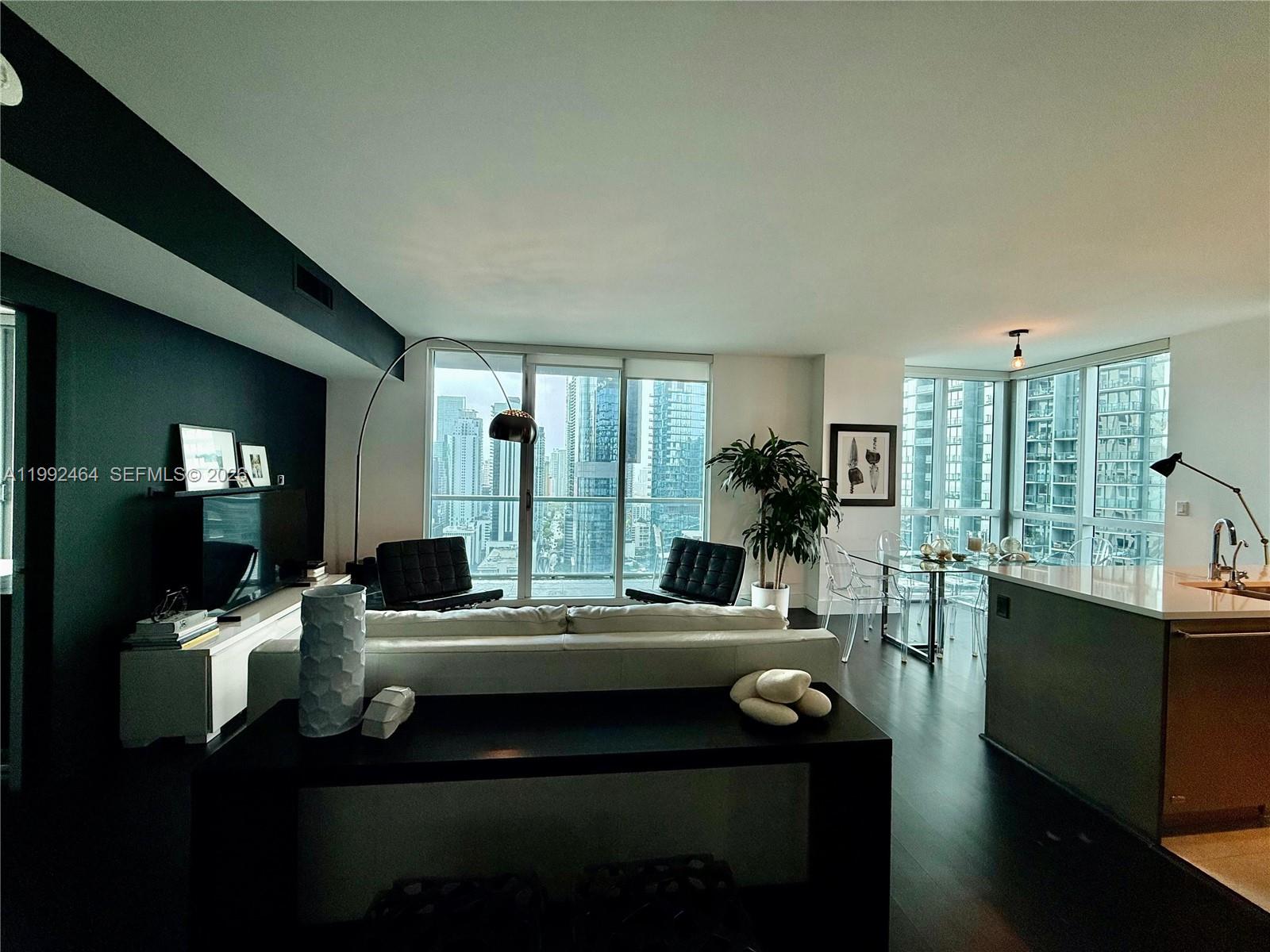 image 500 Brickell West5