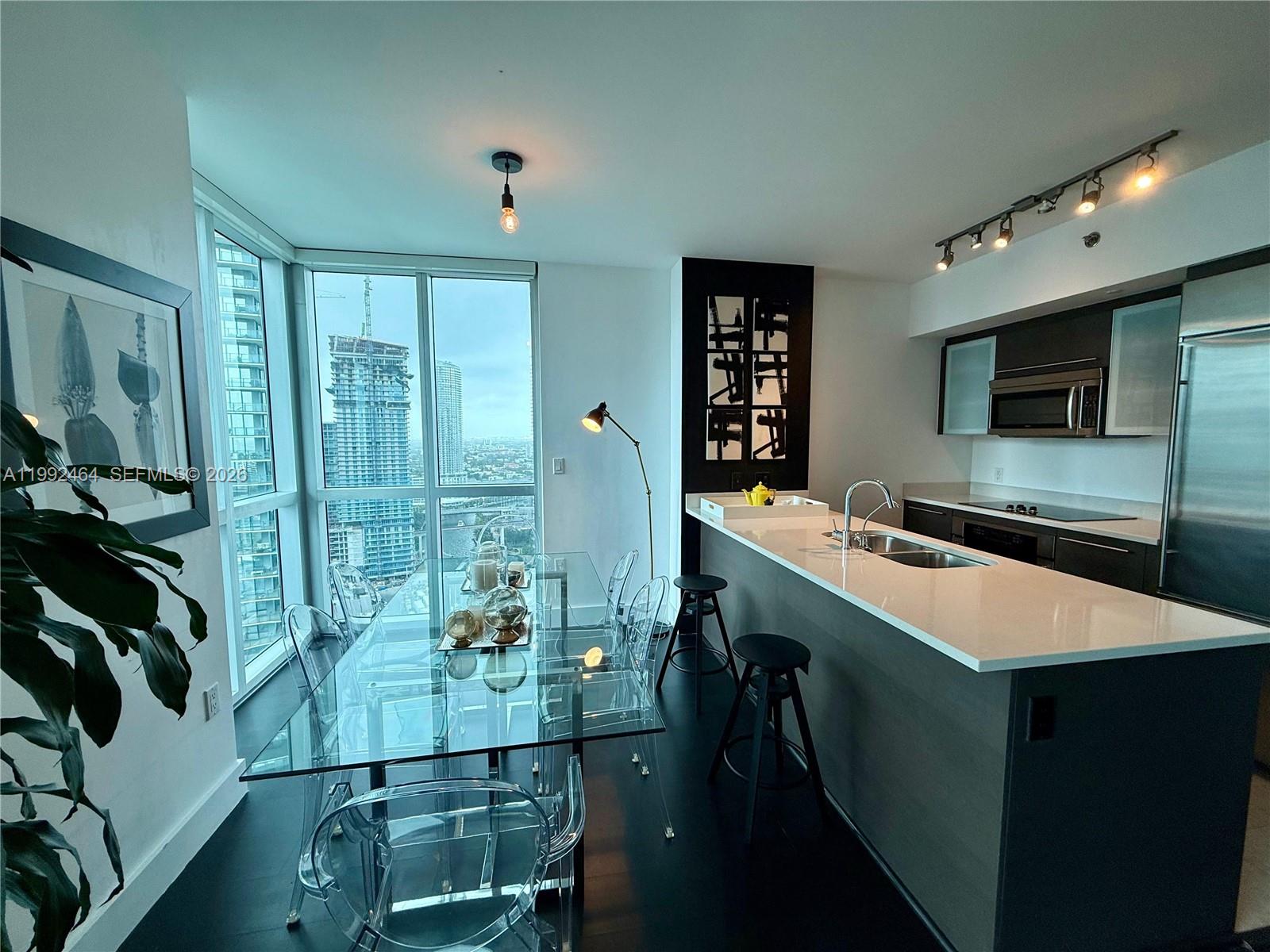 image 500 Brickell West6