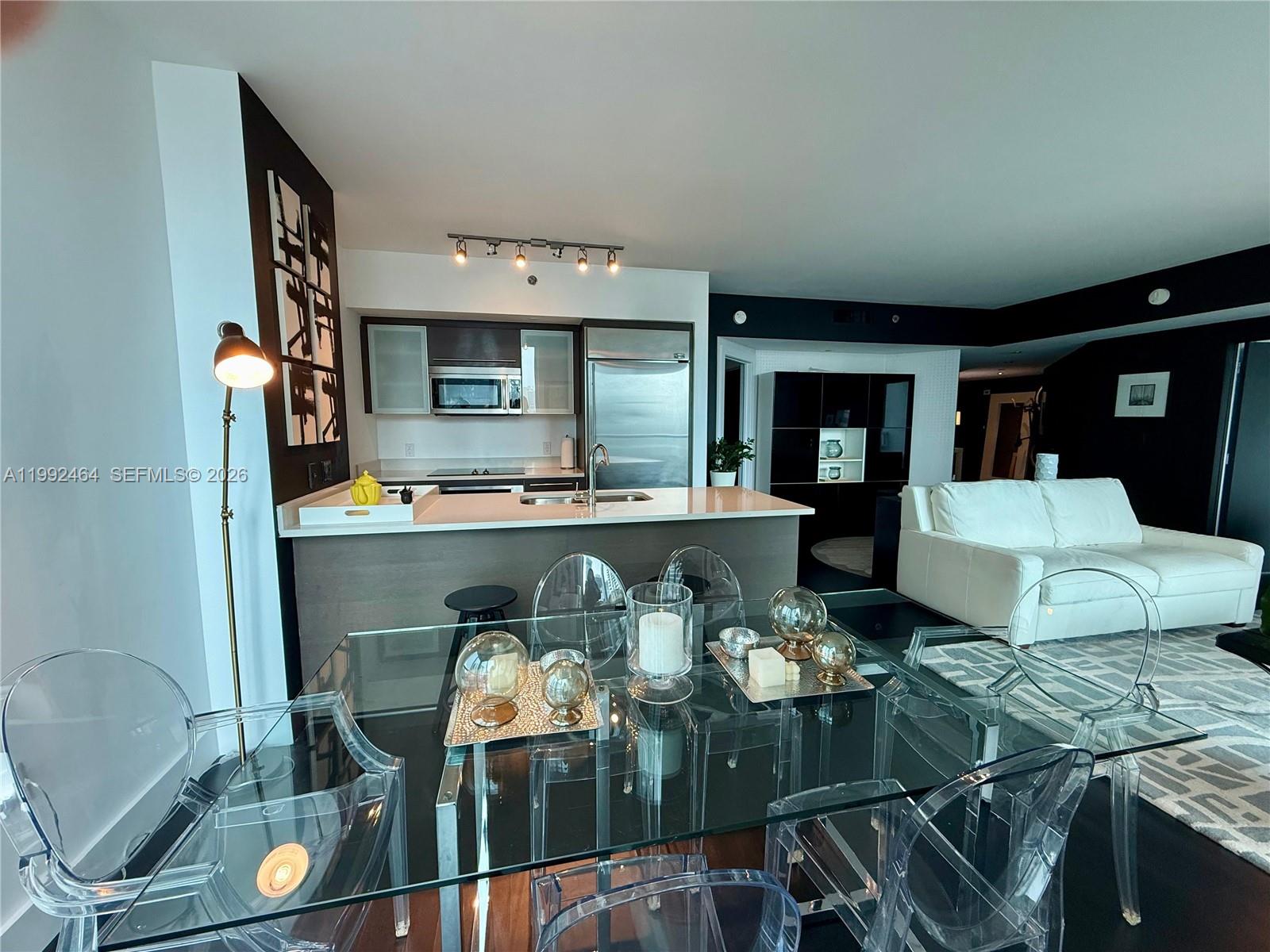 image 500 Brickell West7