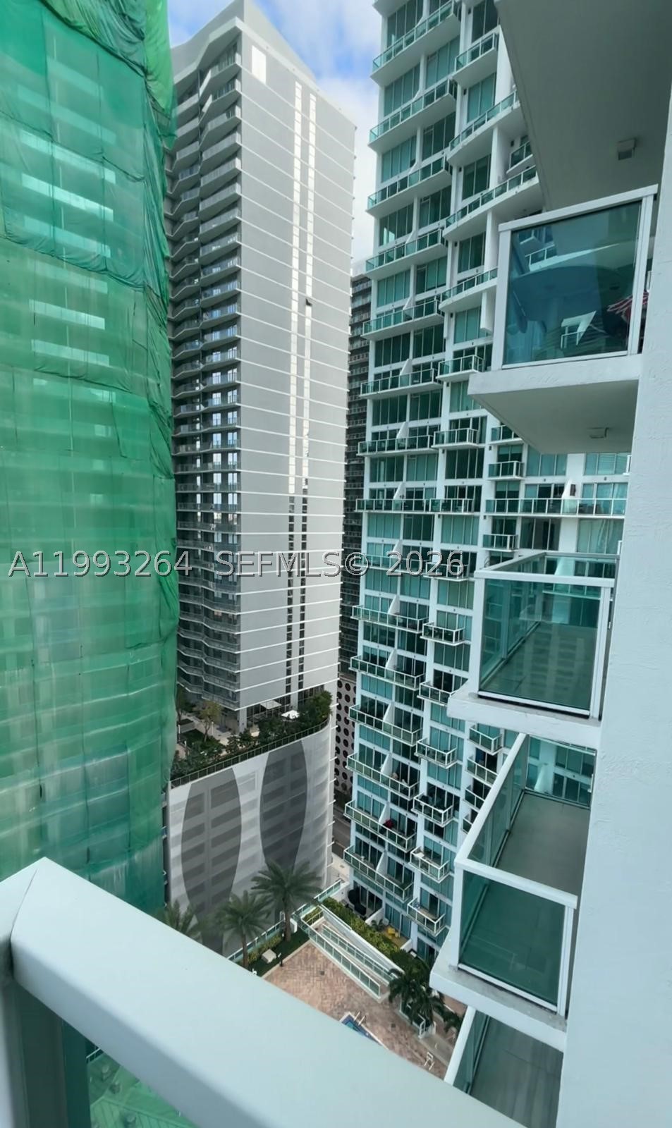 image Brickell on the River North10