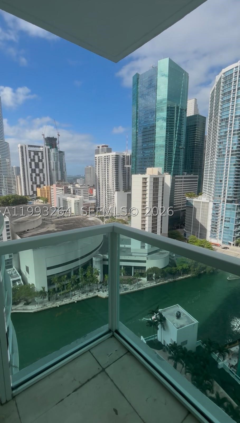 image Brickell on the River North8