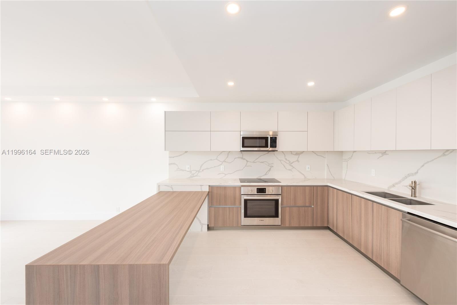 image Emerald Bay at Key Colony4